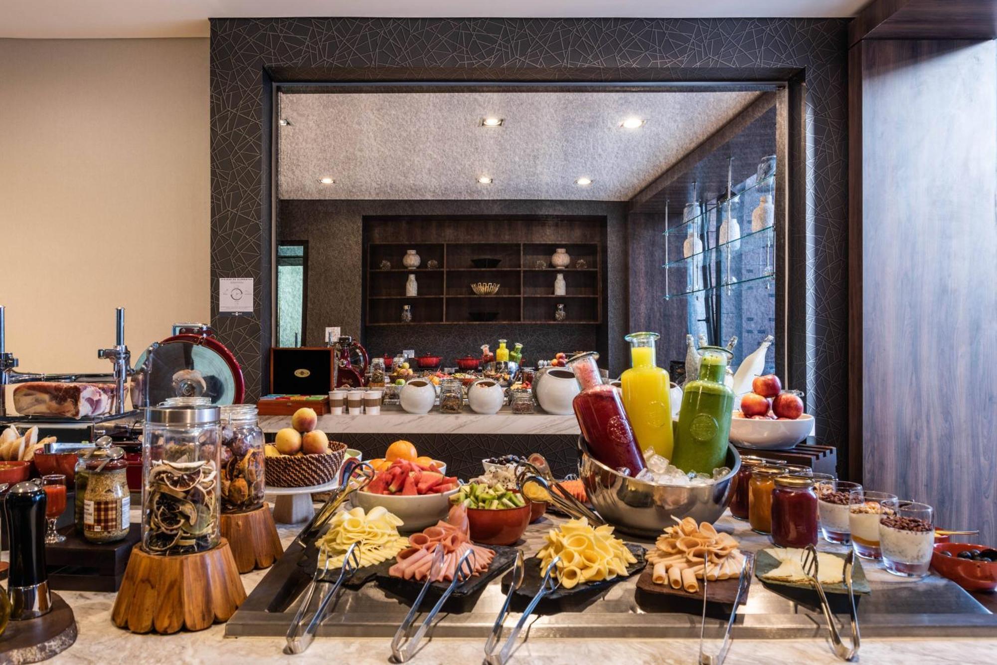 Ac Hotel By Marriott Bogota Zona T Eksteriør bilde